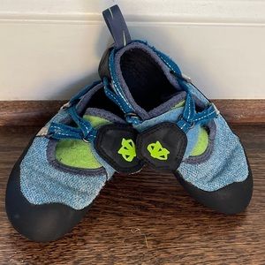 Evolv Venga Kids Climbing Shoe — US 13/EUR 31